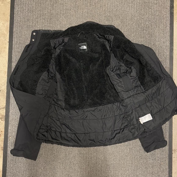 The North Face Hyvent Winter Jacket - Picture 4 of 5